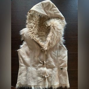 Whoau Cali faux fur and suede vest